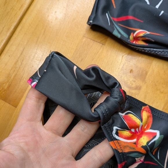 2/$25-Quintsoul Floral Bikini Twist Top Adjustable Straps & Low-rise Bottoms - Picture 9 of 15